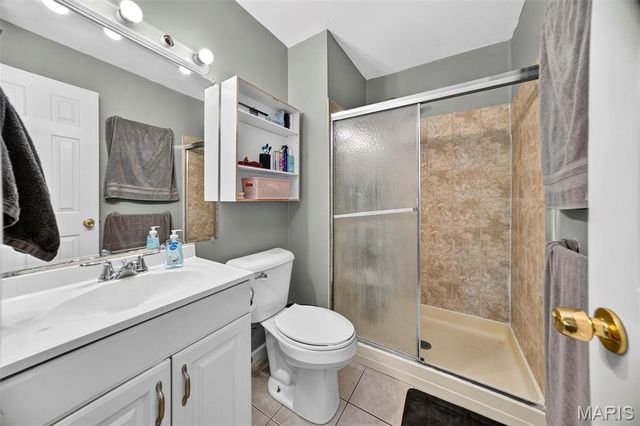 18 Roland Lane, St Peters, MO 63376