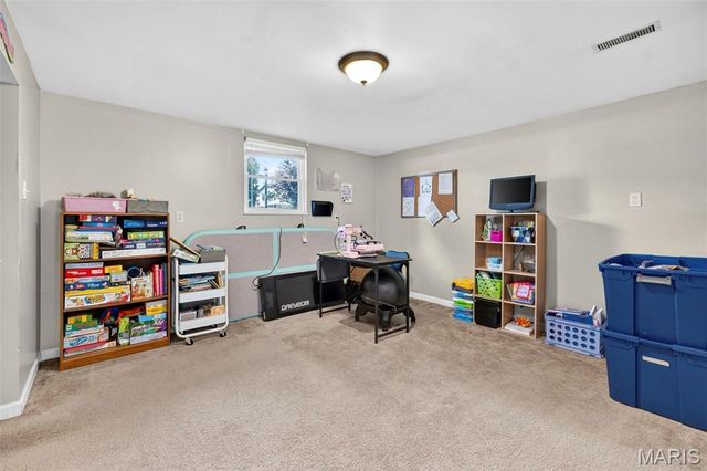 18 Roland Lane, St Peters, MO 63376