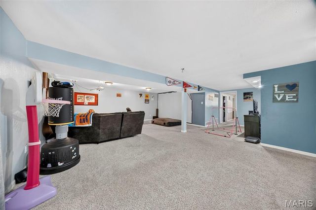 18 Roland Lane, St Peters, MO 63376