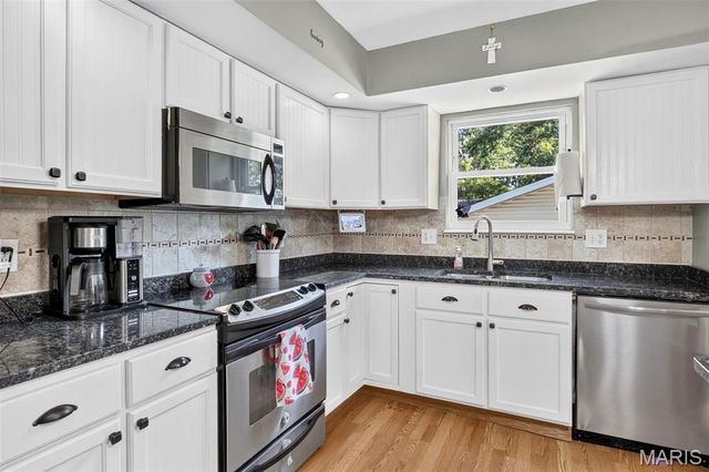 18 Roland Lane, St Peters, MO 63376
