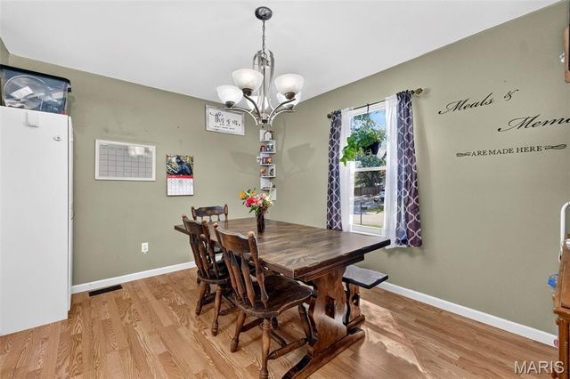 18 Roland Lane, St Peters, MO 63376
