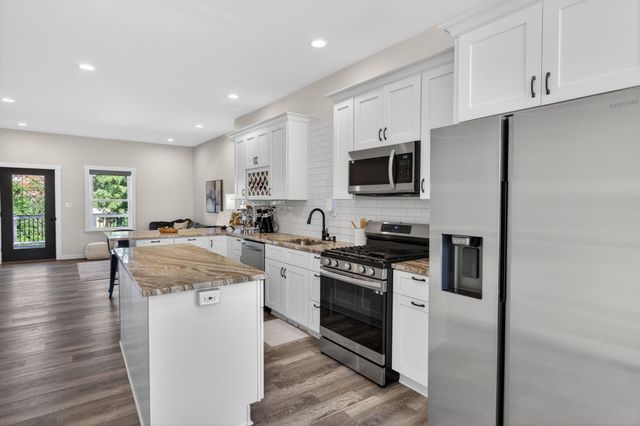 3915 ROLAND AVE, Baltimore, MD 21211