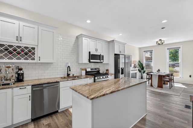 3915 ROLAND AVE, Baltimore, MD 21211