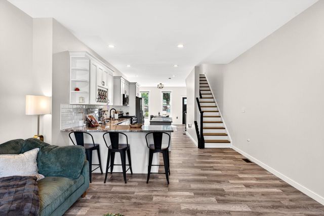 3915 ROLAND AVE, Baltimore, MD 21211
