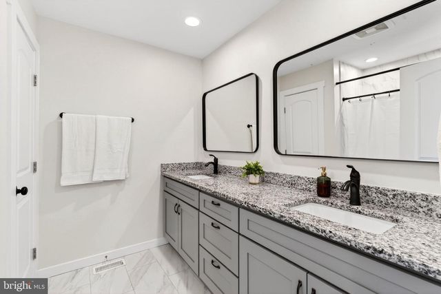 3915 ROLAND AVE, Baltimore, MD 21211
