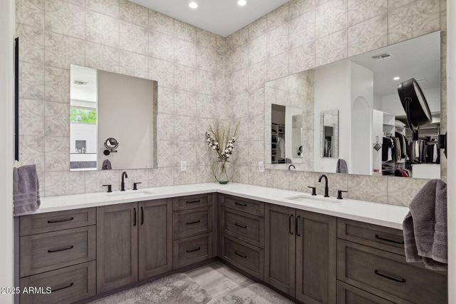 24200 N ALMA SCHOOL Road 7, Scottsdale, AZ 85255