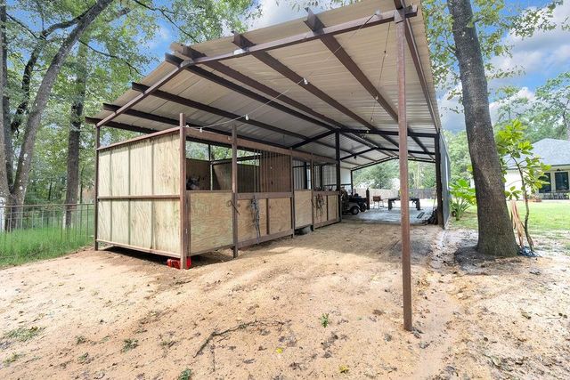 195 County Road 3667, Splendora, TX 77372