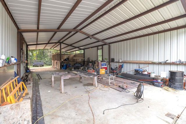 195 County Road 3667, Splendora, TX 77372