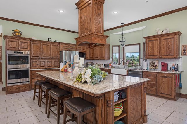 1906 Highway 86, Friona, TX 79035