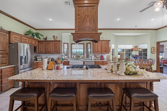 1906 Highway 86, Friona, TX 79035