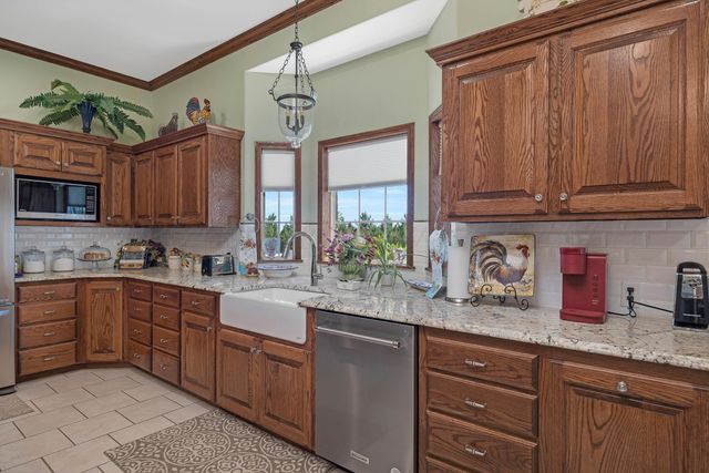 1906 Highway 86, Friona, TX 79035