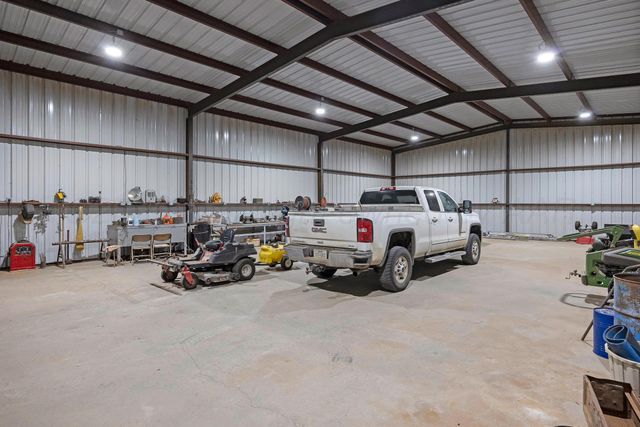 1906 Highway 86, Friona, TX 79035