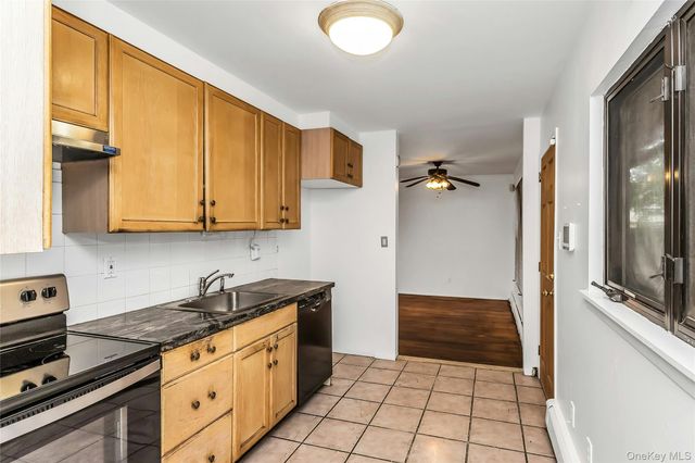828 N Fletcher Avenue, Valley Stream, NY 11580