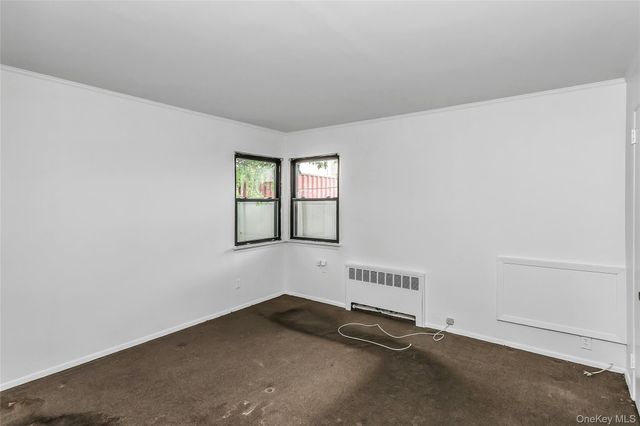 828 N Fletcher Avenue, Valley Stream, NY 11580