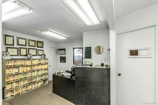 828 N Fletcher Avenue, Valley Stream, NY 11580