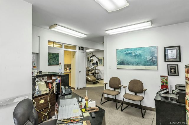 828 N Fletcher Avenue, Valley Stream, NY 11580