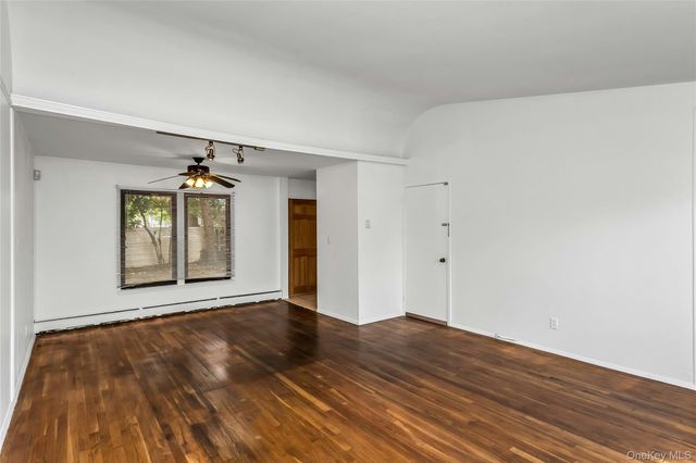 828 N Fletcher Avenue, Valley Stream, NY 11580
