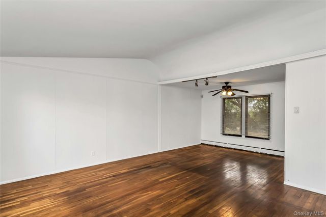 828 N Fletcher Avenue, Valley Stream, NY 11580