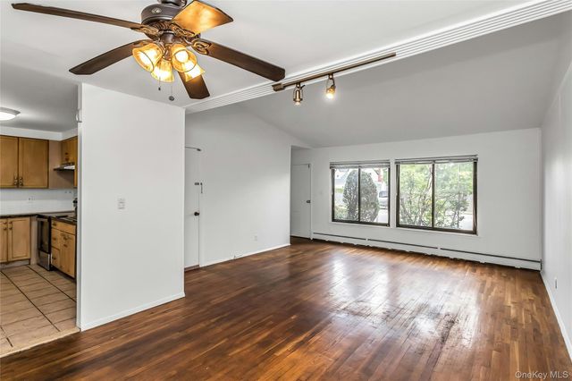 828 N Fletcher Avenue, Valley Stream, NY 11580