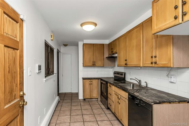 828 N Fletcher Avenue, Valley Stream, NY 11580