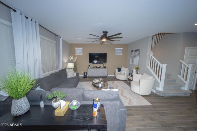 8942 W COLTER Street, Glendale, AZ 85305