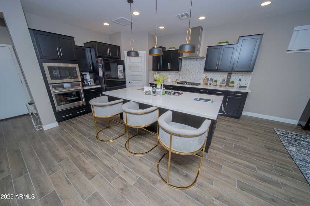 8942 W COLTER Street, Glendale, AZ 85305 — photo 5