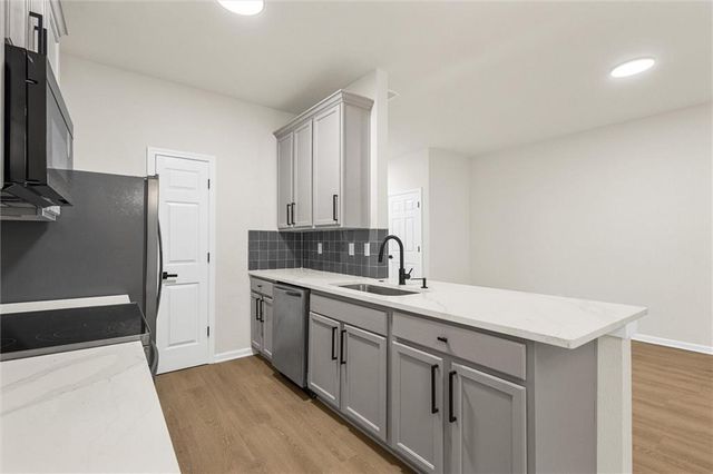 268 Brookview Drive, Riverdale, GA 30274