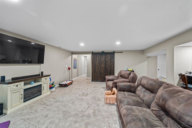 1100 Hunter Court, Adel, IA 50003