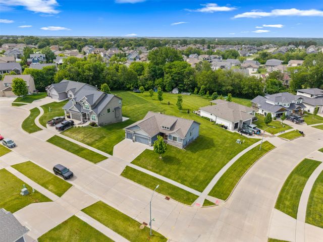 1100 Hunter Court, Adel, IA 50003