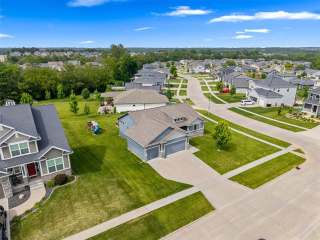 1100 Hunter Court, Adel, IA 50003