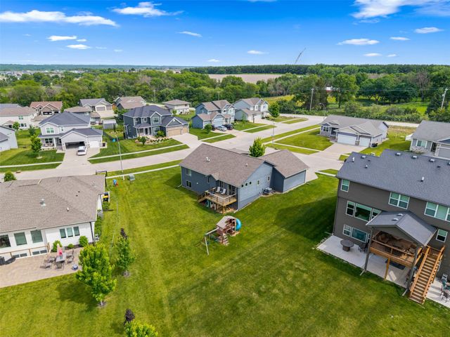 1100 Hunter Court, Adel, IA 50003