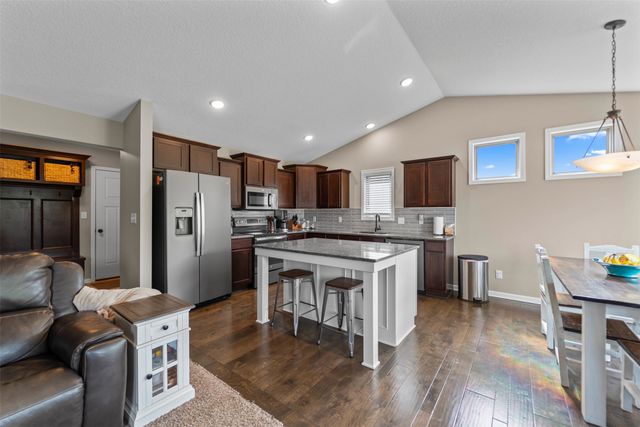 1100 Hunter Court, Adel, IA 50003
