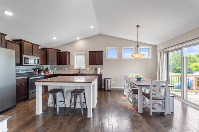 1100 Hunter Court, Adel, IA 50003