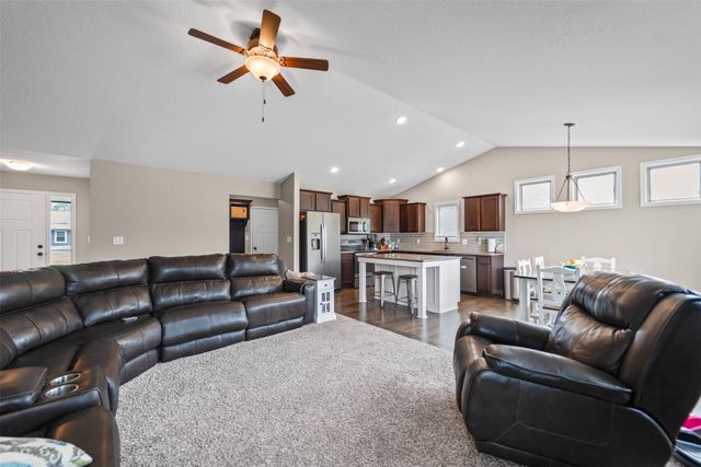1100 Hunter Court, Adel, IA 50003