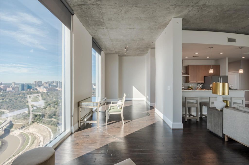 5927 Almeda Road 22904, Houston, TX 77004