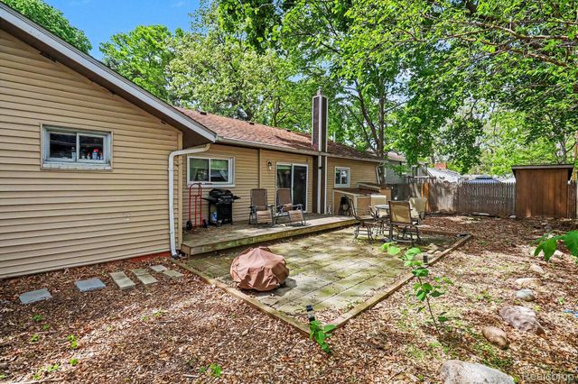 2512 Grandview Boulevard, Waterford Charter Township, MI 48329