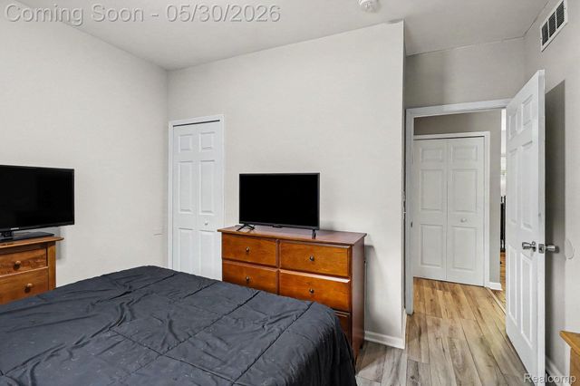 2512 Grandview Boulevard, Waterford Charter Township, MI 48329
