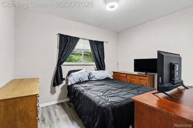 2512 Grandview Boulevard, Waterford Charter Township, MI 48329