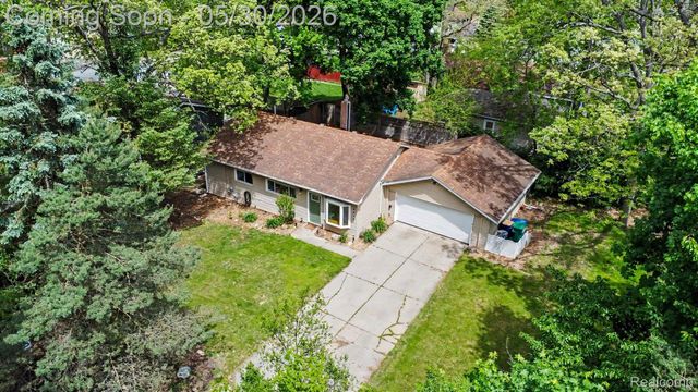 2512 Grandview Boulevard, Waterford Charter Township, MI 48329