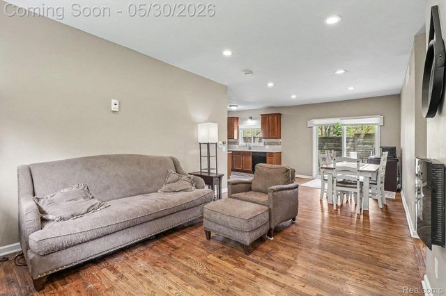 2512 Grandview Boulevard, Waterford Charter Township, MI 48329
