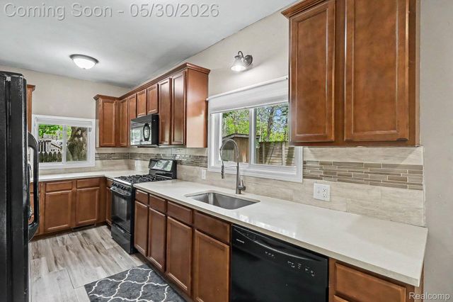 2512 Grandview Boulevard, Waterford Charter Township, MI 48329