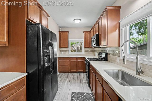2512 Grandview Boulevard, Waterford Charter Township, MI 48329