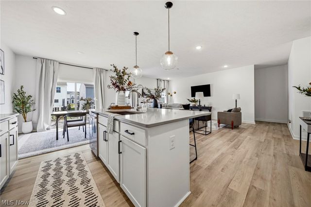 182 Harvest Way, Elyria, OH 44035
