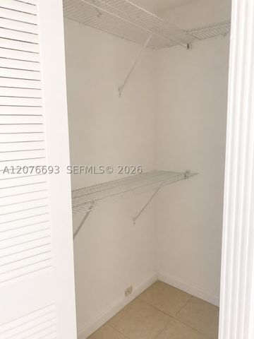 15401 SW 81st Cir Ln 16, Miami, FL 33193