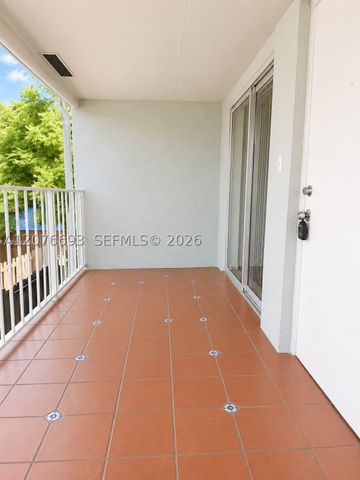 15401 SW 81st Cir Ln 16, Miami, FL 33193