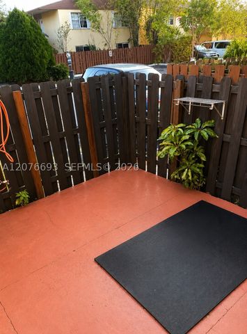 15401 SW 81st Cir Ln 16, Miami, FL 33193