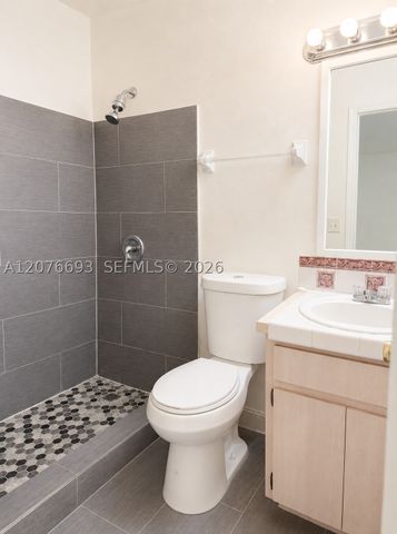 15401 SW 81st Cir Ln 16, Miami, FL 33193