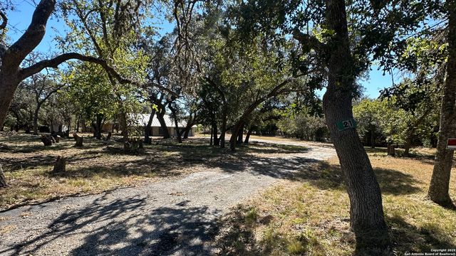 21 Coughran Road, Boerne, TX 78006
