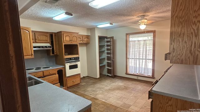 21 Coughran Road, Boerne, TX 78006