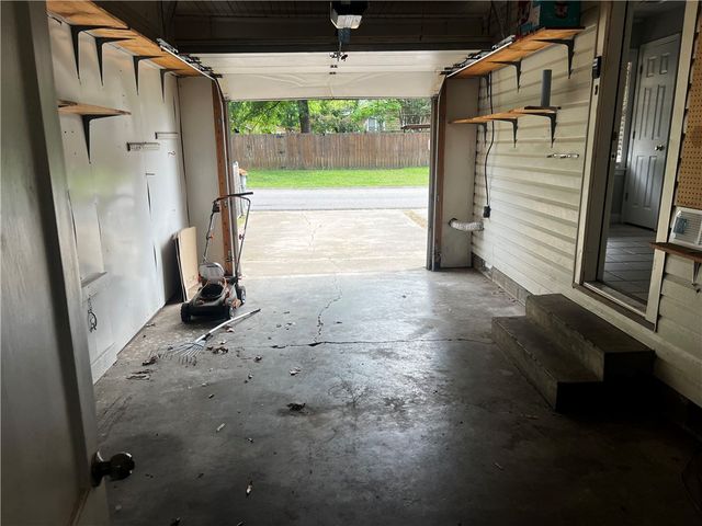 1300 N Boston Avenue, Russellville, AR 72801